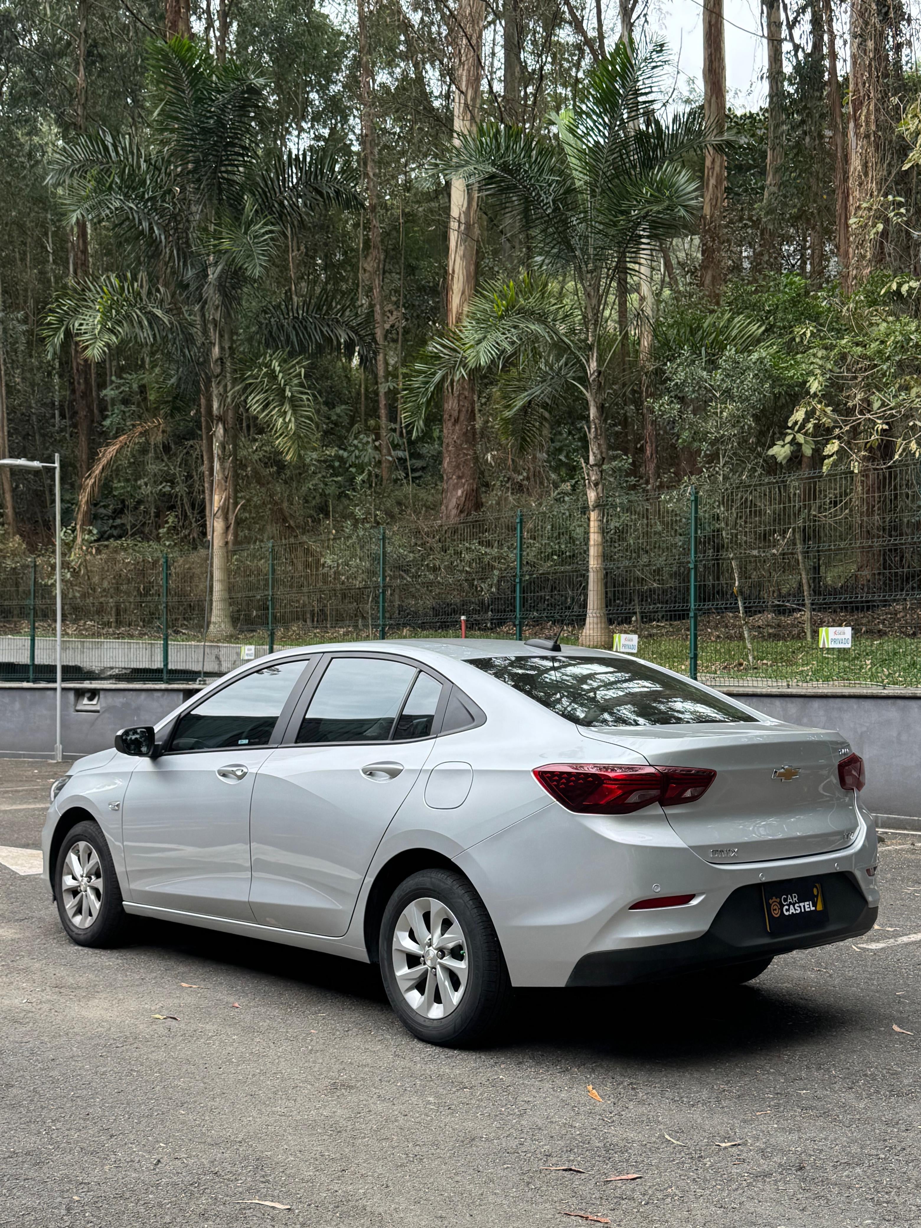 2021 - CHEVROLET ONIX LTZ SEDÁN 1.0L AUT