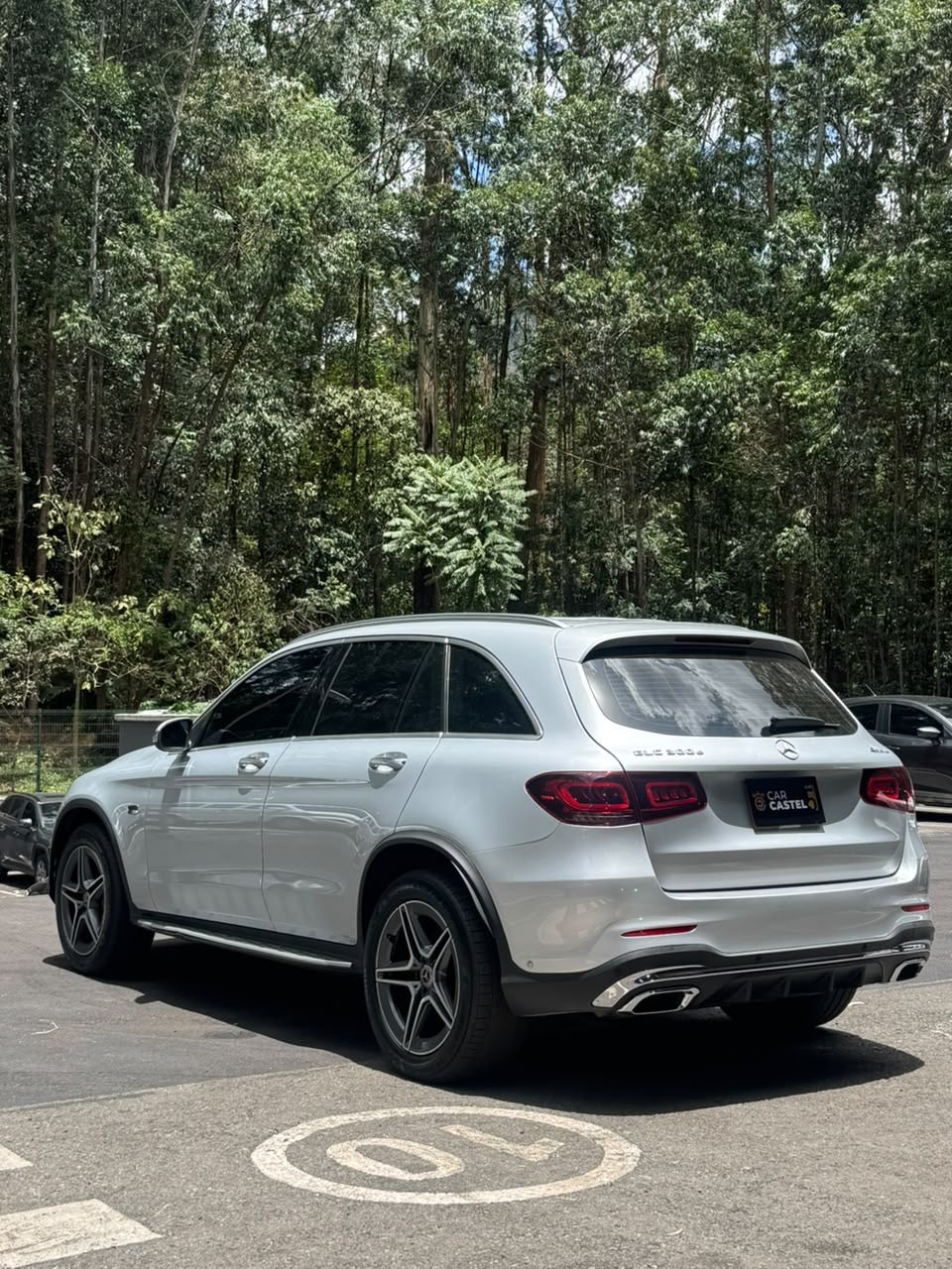 2020 - MERCEDES BENZ GLC300E 4MATIC HÍBRIDA