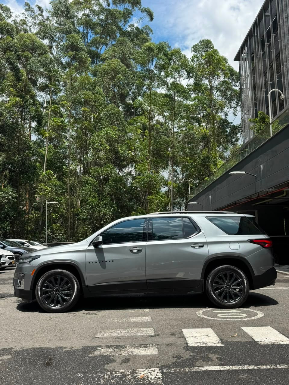 2023 - -CHEVROLET TRAVERSE RS AWD
