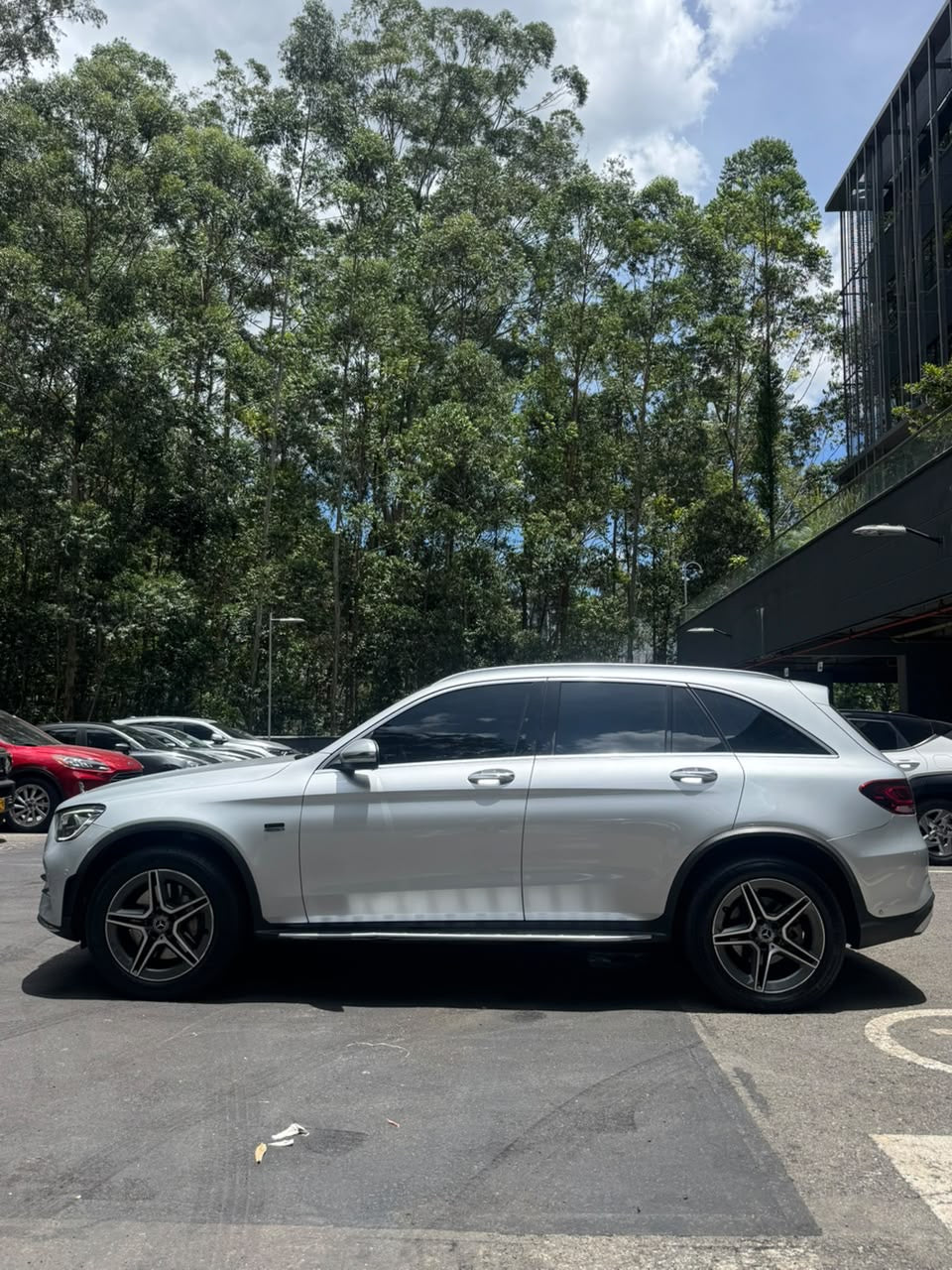 2020 - MERCEDES BENZ GLC300E 4MATIC HÍBRIDA