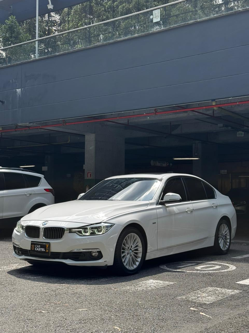 2016 - BMW 320i Luxury Sedan