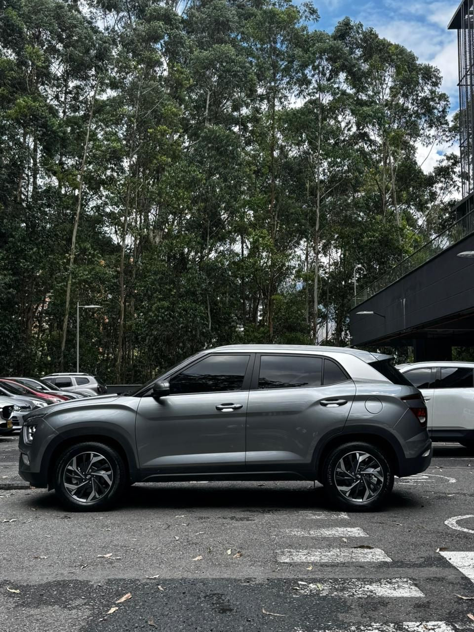 2025 - HYUNDAI CRETA PREMIUM AT 4x2