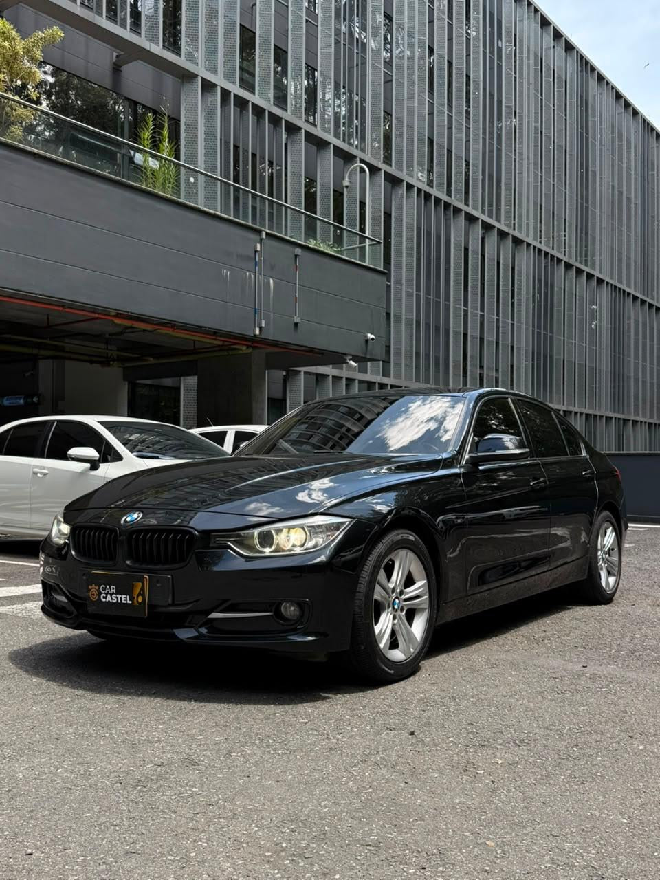 2014 - BMW 316i Standard Turbo Sedan