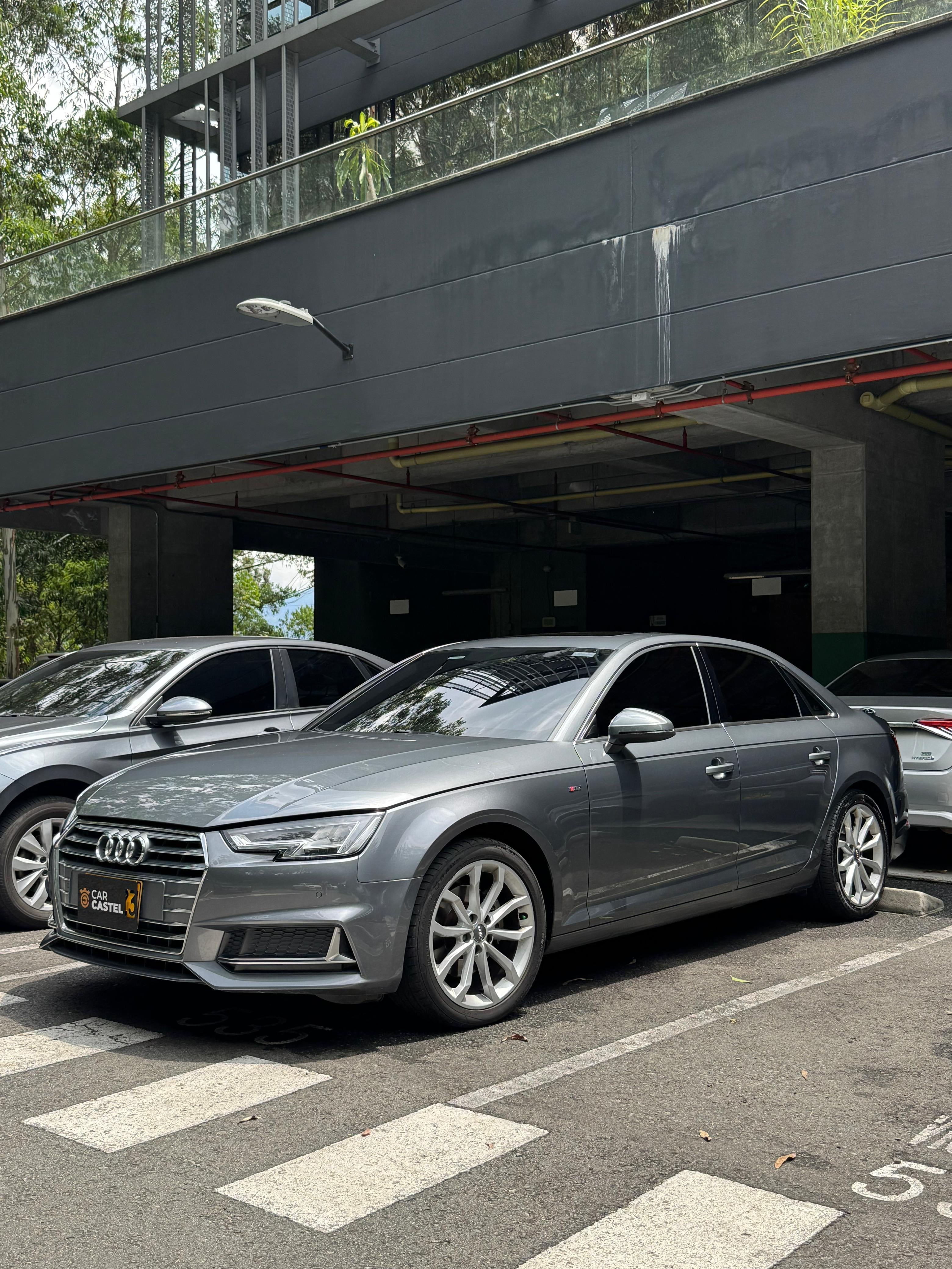 2019 -AUDI A4 SLINE