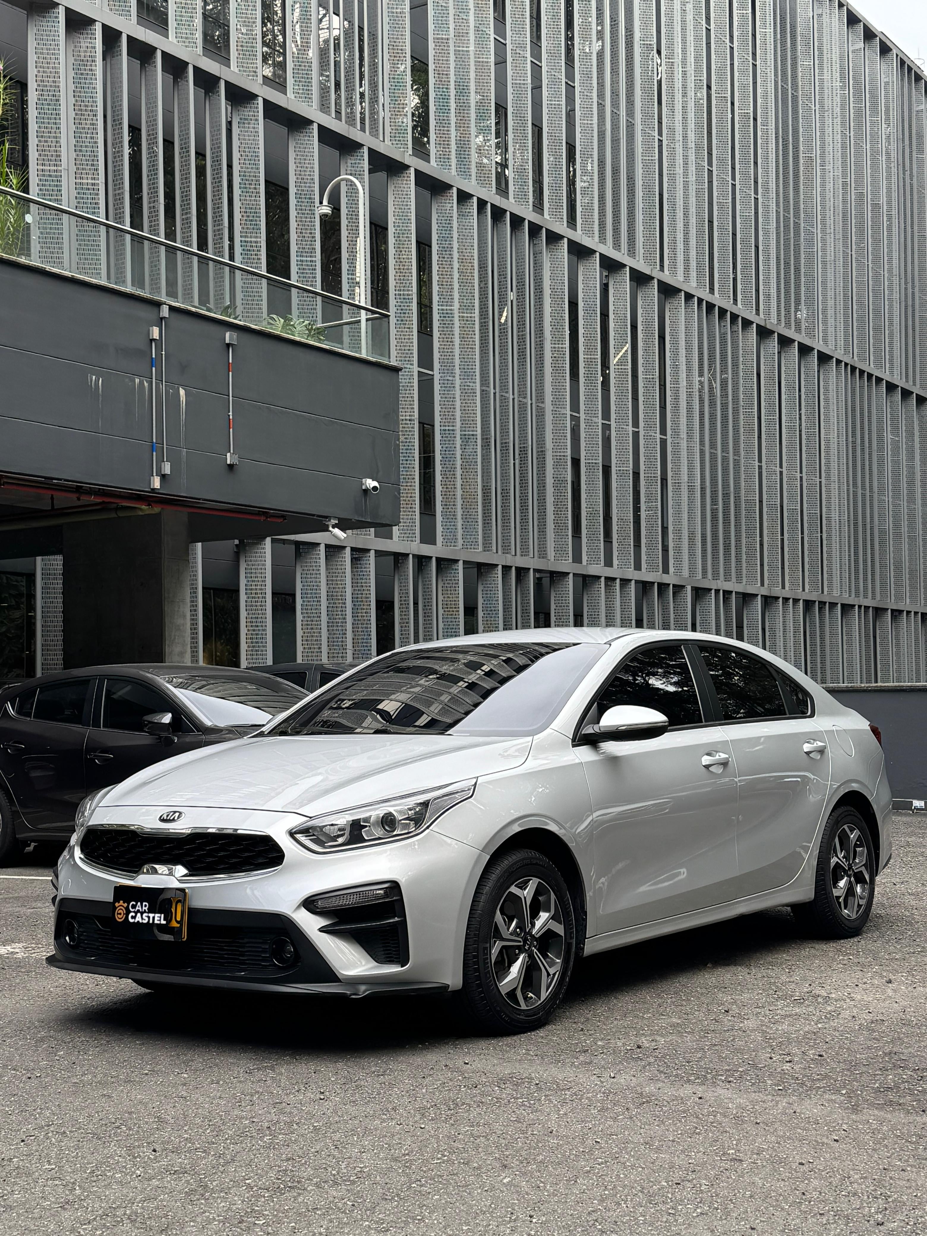 2020 - KIA CERATO VIVRO VIBRANT 1.6 MT