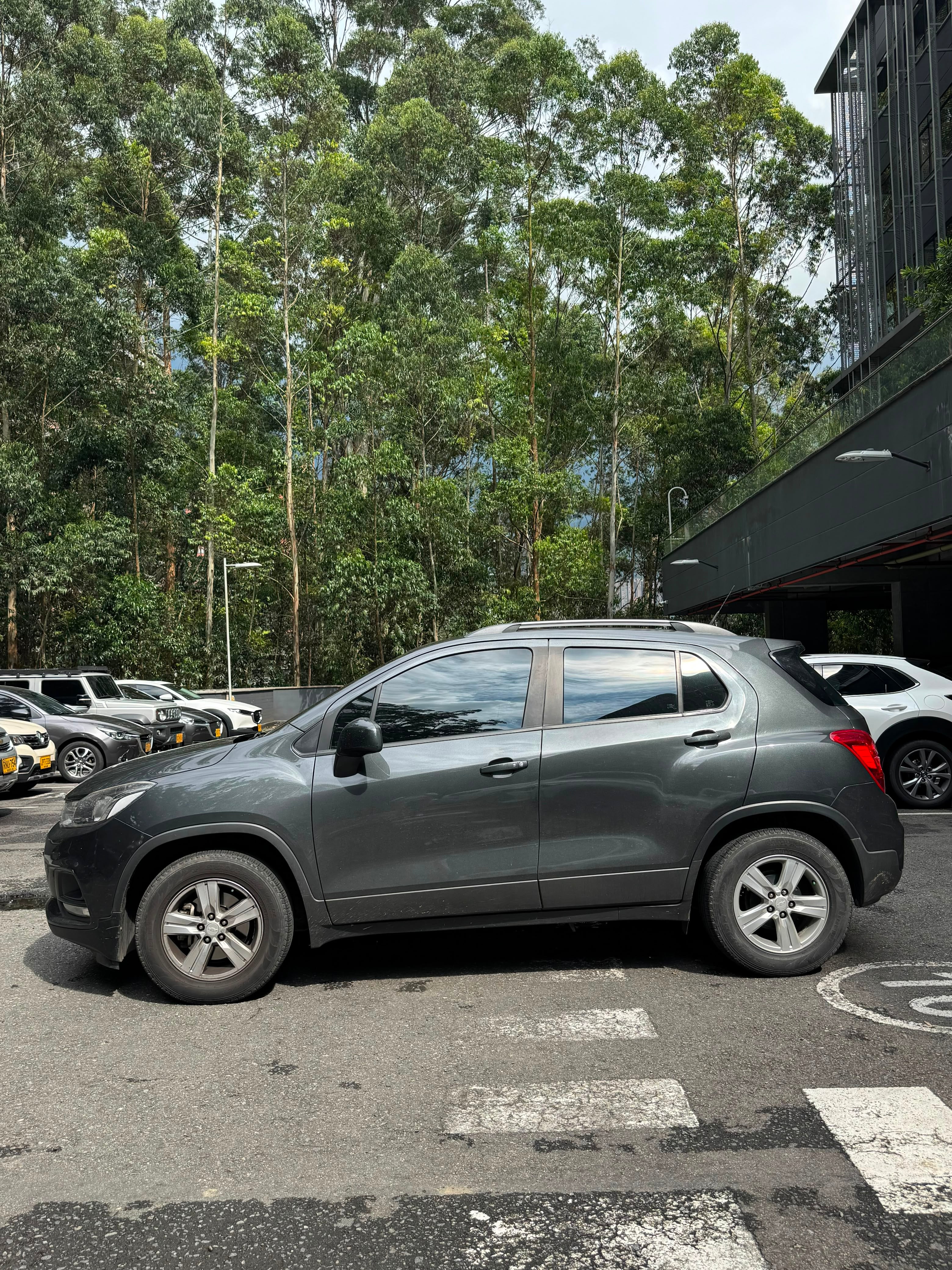 2018 - -CHEVROLET TRACKER LS MT 1.8L