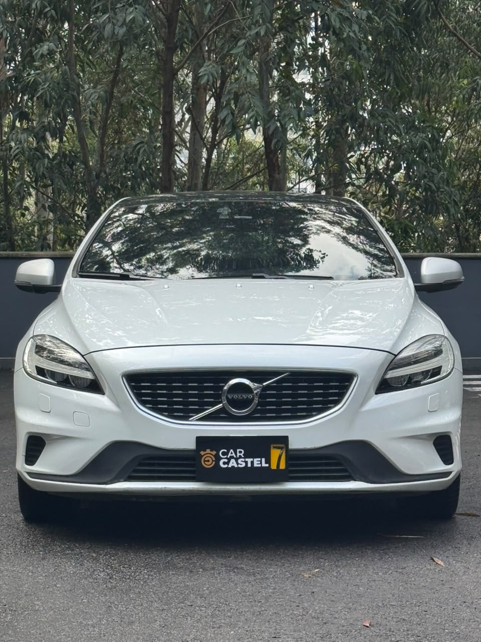 2018 -  VOLVO V40 T4 2.0L