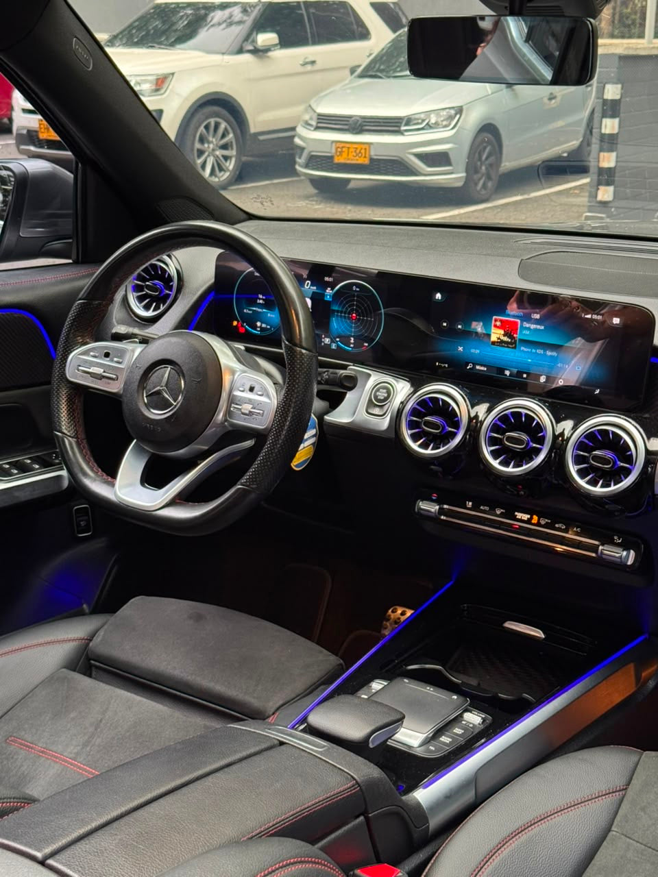 2023 - MERCEDES BENZ GLB200