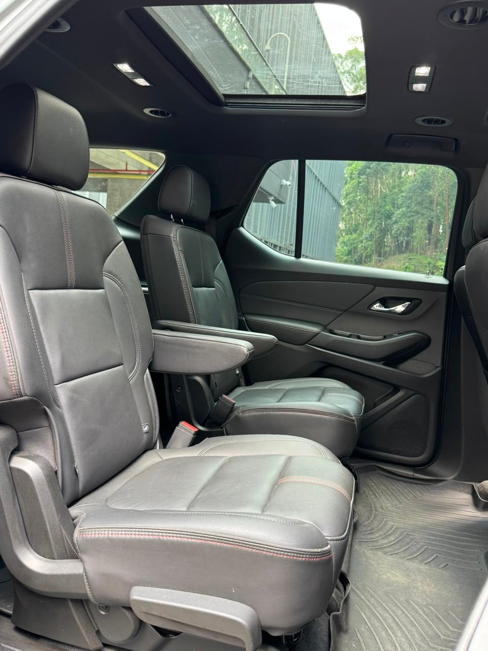 2023 - -CHEVROLET TRAVERSE RS AWD