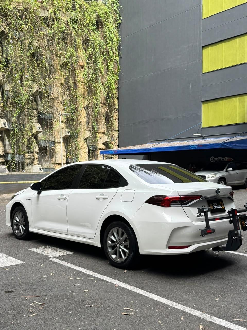 2023 -TOYOTA COROLLA XLi HIBRIDO