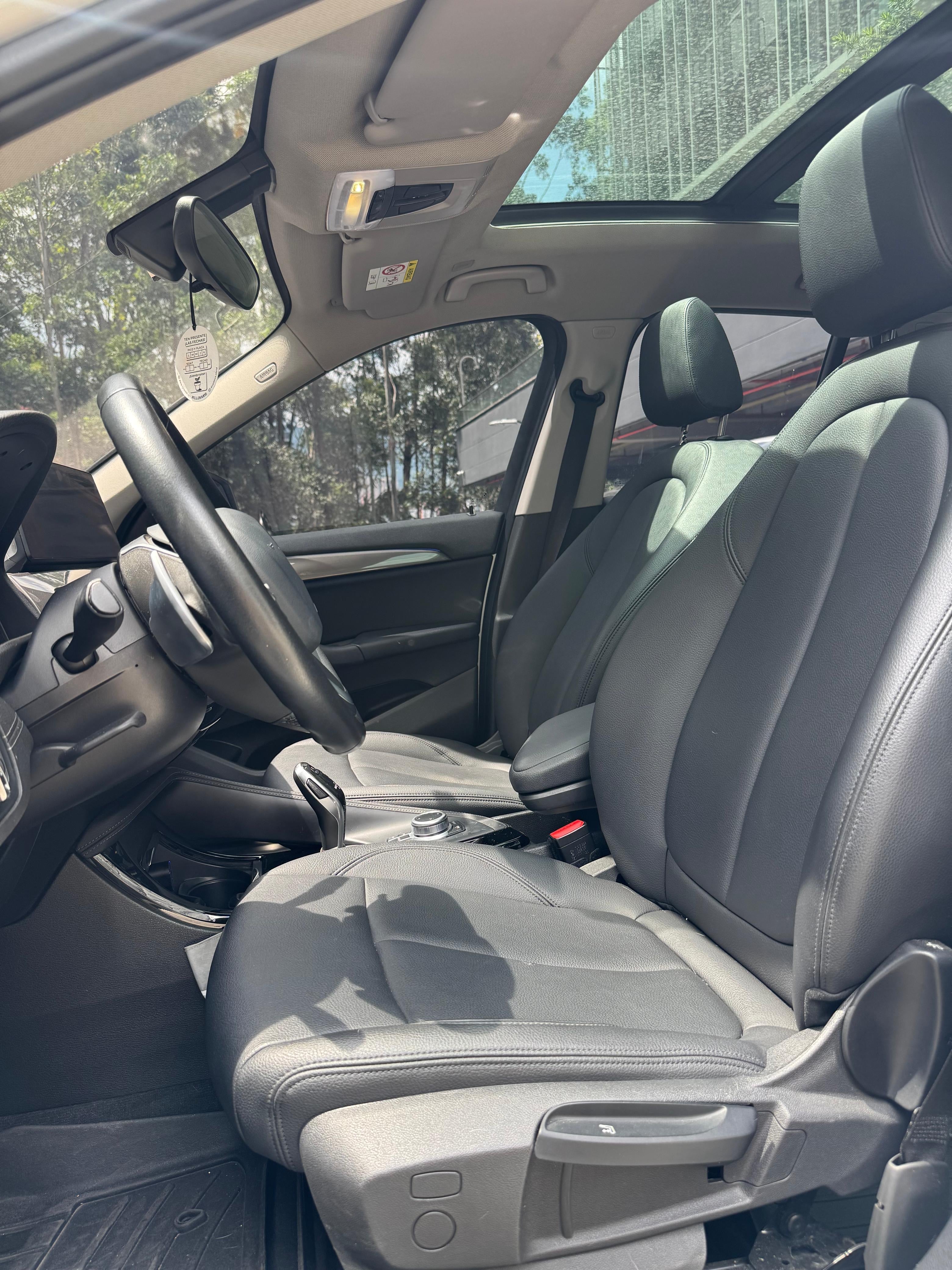 2022 - BMW X1 SDRIVE20I AT