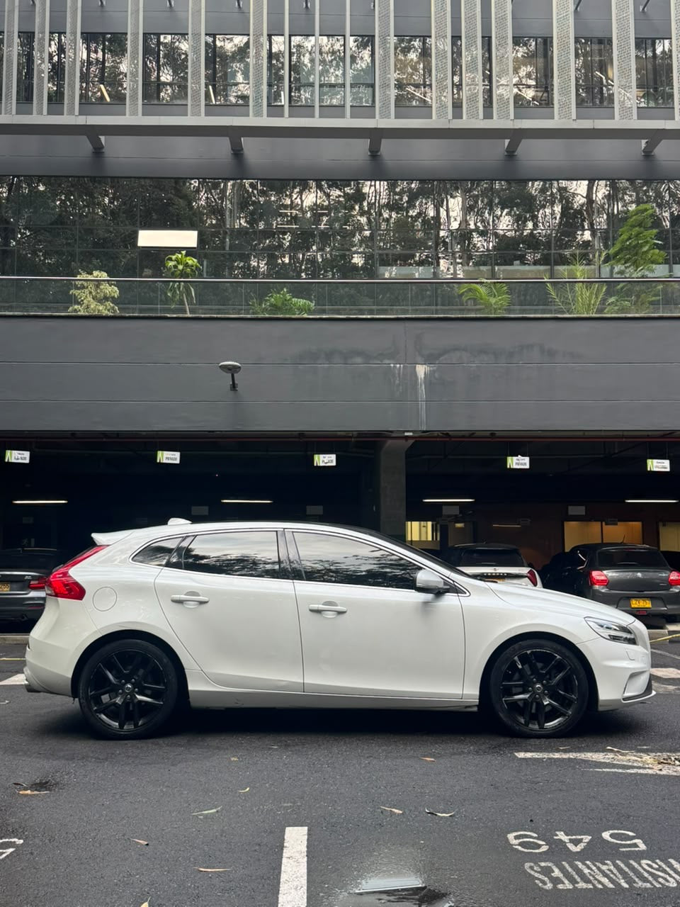 2018 -  VOLVO V40 T4 2.0L