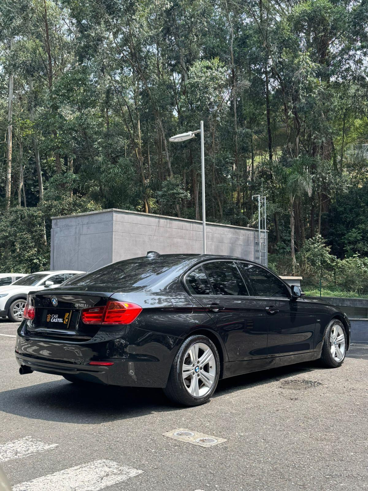 2014 - - BMW 316i Standard Turbo Sedan