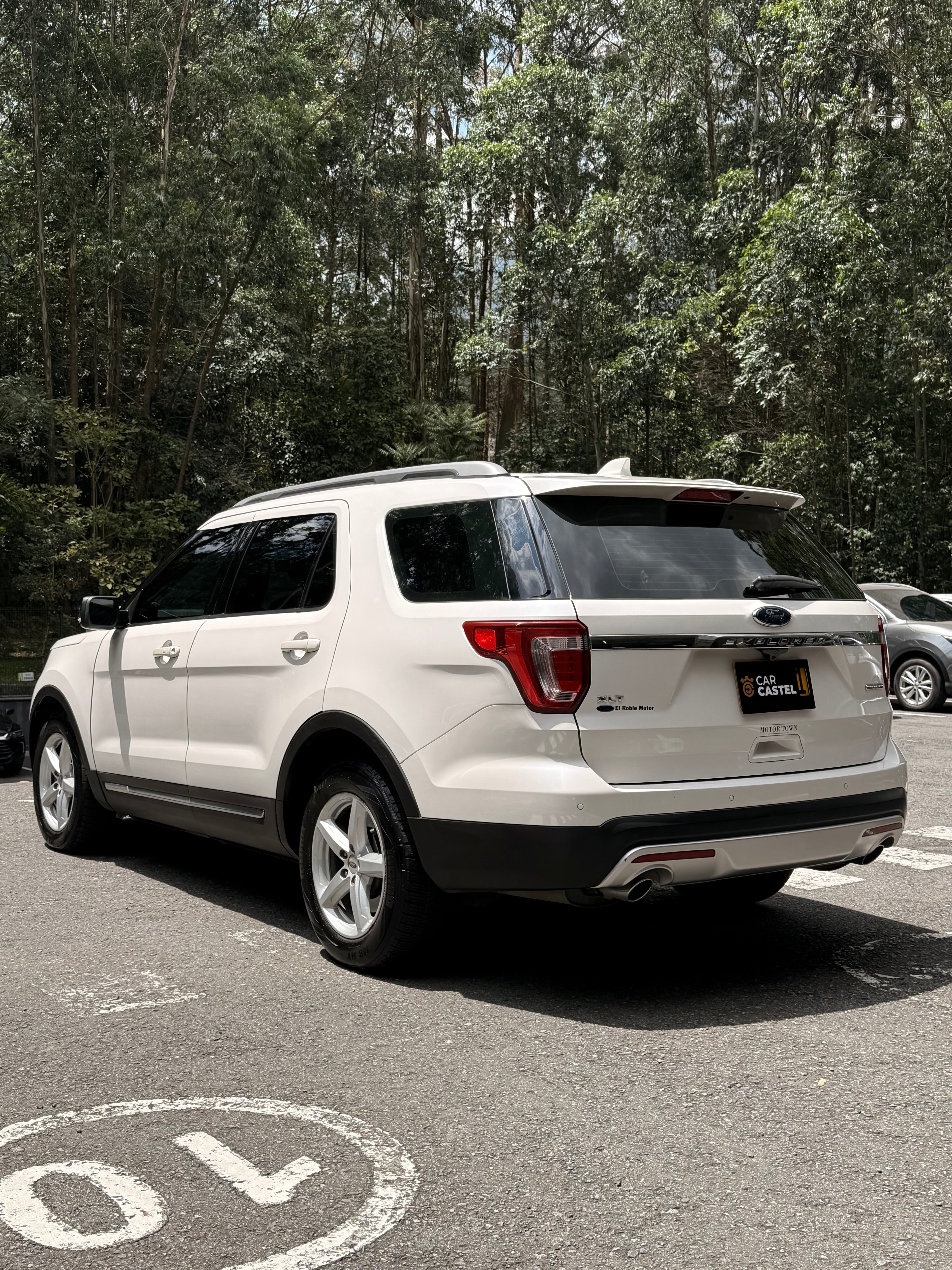 2016 - FORD EXPLORER XLT