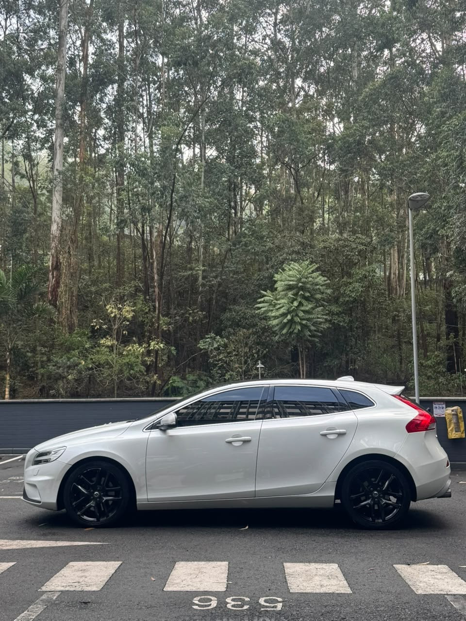 2018 -  VOLVO V40 T4 2.0L