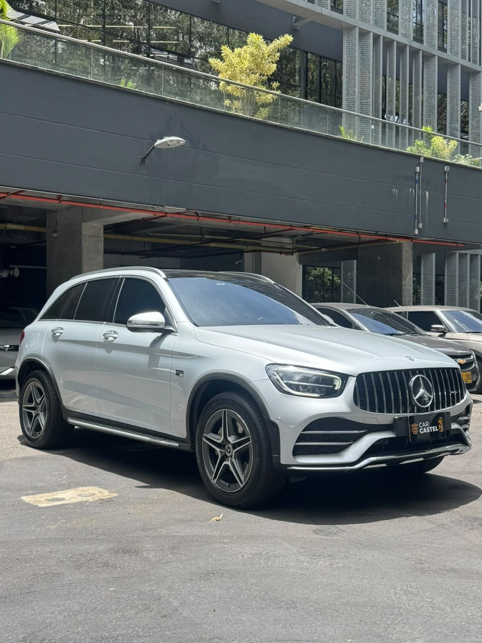 2020 - MERCEDES BENZ GLC300E 4MATIC HÍBRIDA