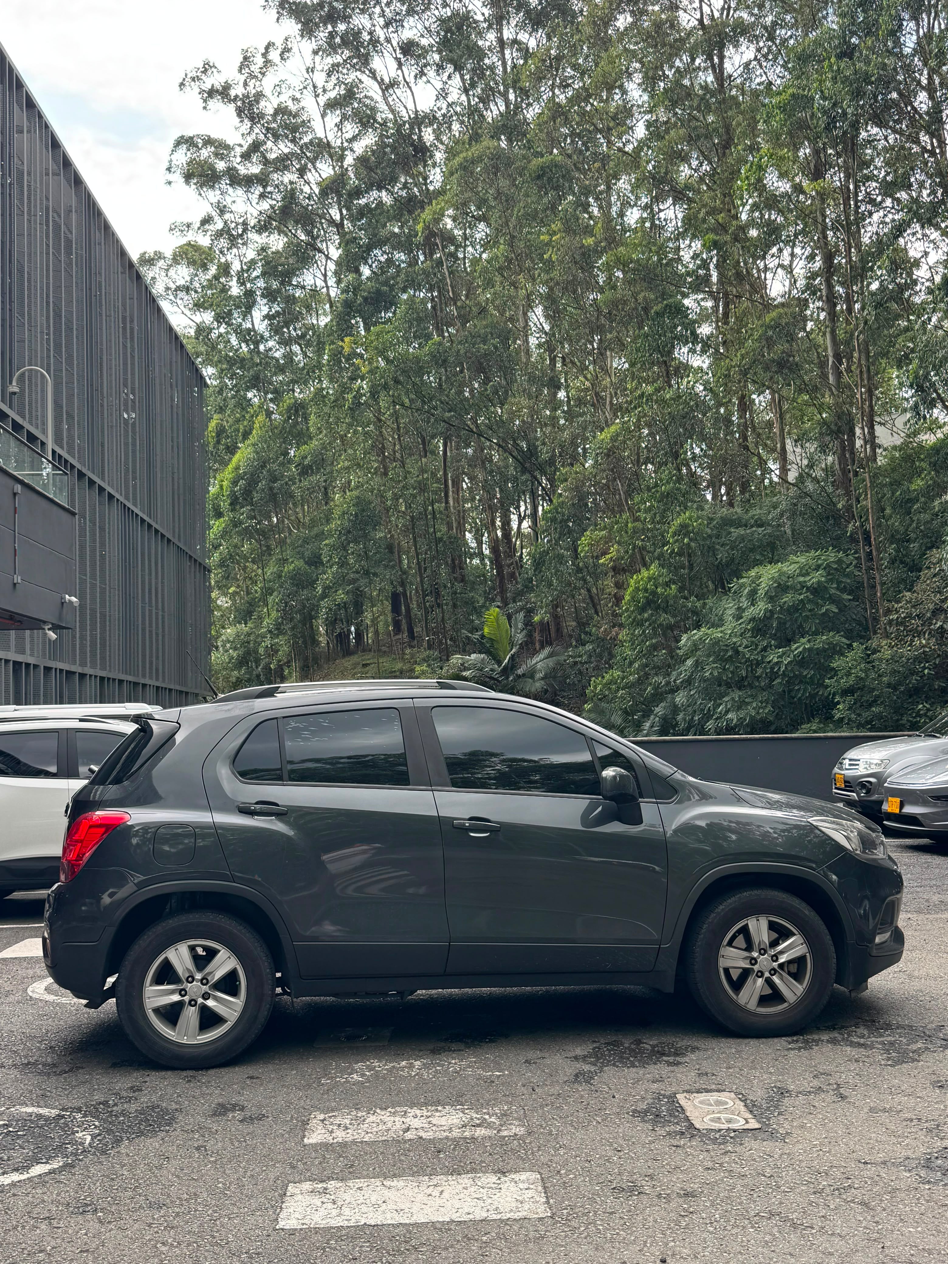 2018 - -CHEVROLET TRACKER LS MT 1.8L