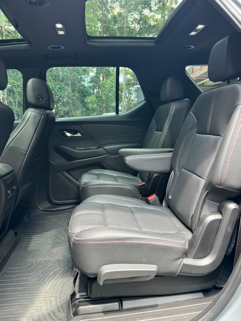 2023 - -CHEVROLET TRAVERSE RS AWD