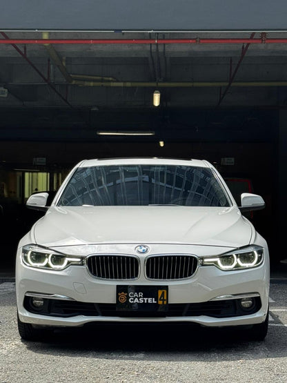 2016 - BMW 320i Luxury Sedan