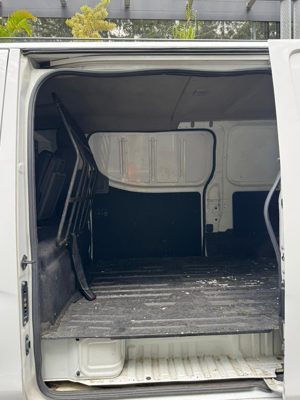2021 - NISSAN URVAN CARGO